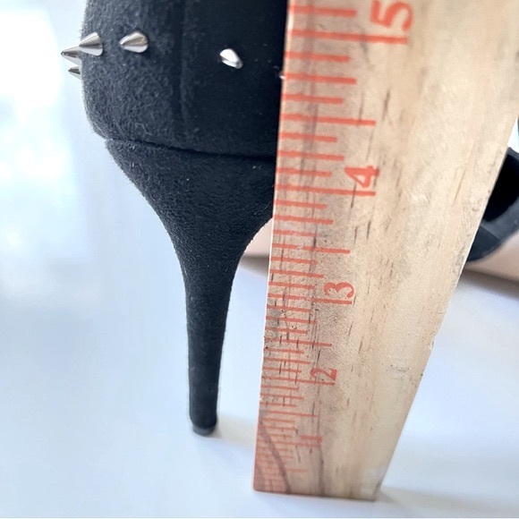 STEVE MADDEN Black Suede Studded Stiletto Pumps Size 7 - Picture 10 of 12